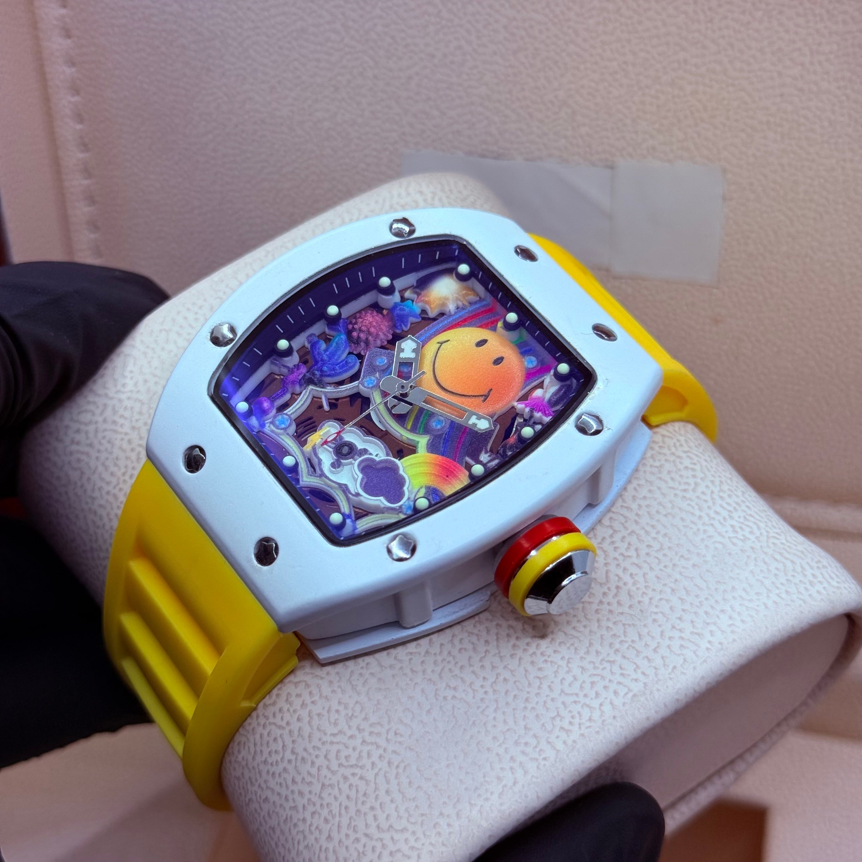 RM 088 white with yellow starp