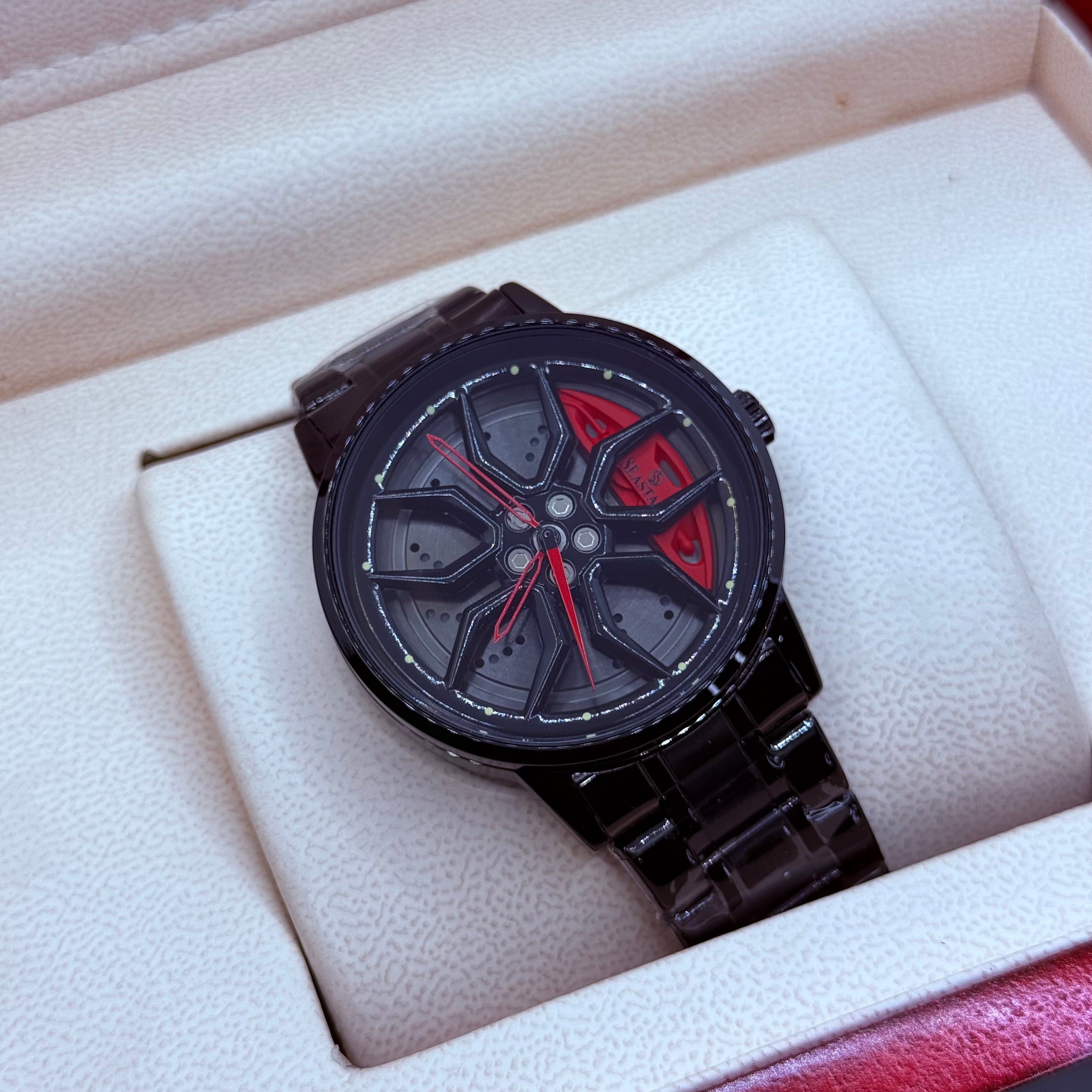 Ferrari wheel red with black chain